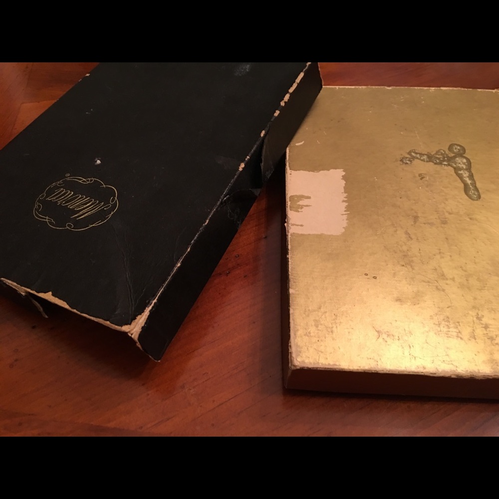 🎉HP🎉Vintage Menorca Pearl Necklace, Cameo Brooch - Picture 8 of 8